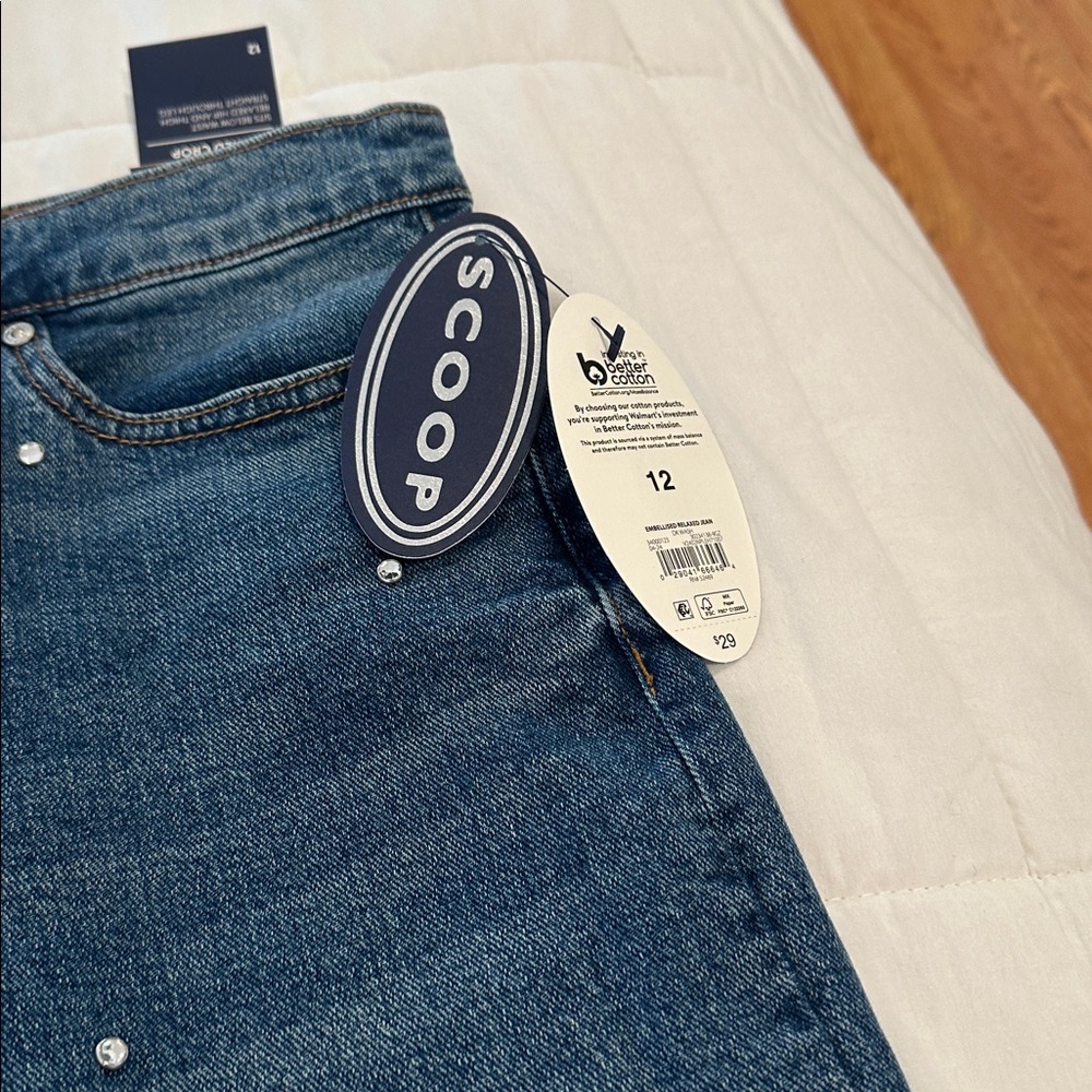 Size 12 women’s Scoop brand low slung relaxed crop embellished jeans. - Picture 3 of 5